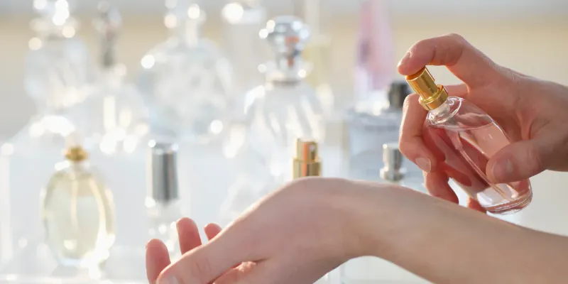 انتخاب عطر برای عروس